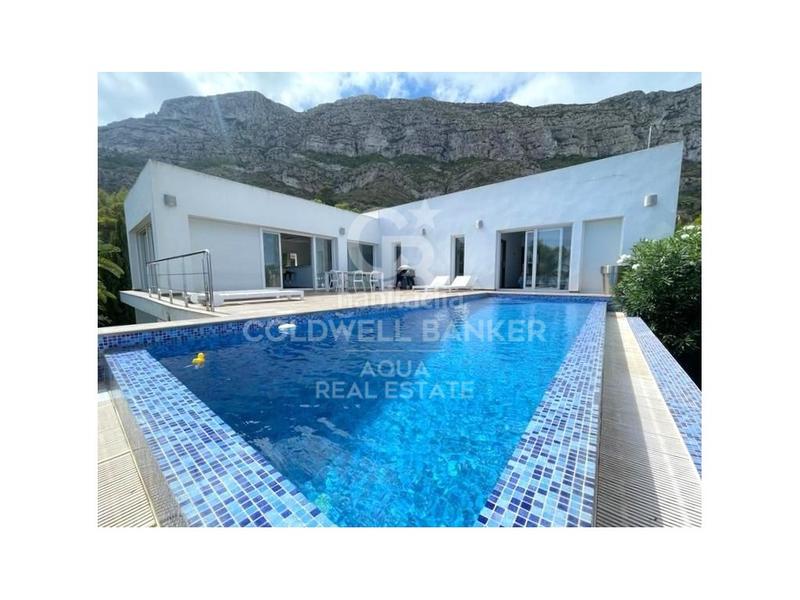 Foto 0235c5e9-2cd9-4a23-afdb-7d3c11dacc8e. Chalet with parking pool in El Montgó Dénia