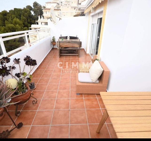 Foto ce729fb7-fcf9-4207-a137-3bbb91bdec81. Ático dúplex con vistas al mar en Playa Poniente Benidorm
