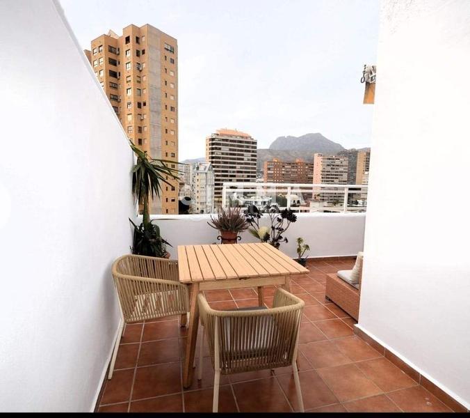 Foto efd01878-3903-4273-8d11-9842090a02c8. Ático dúplex con vistas al mar en Playa Poniente Benidorm