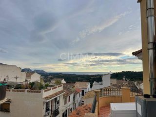 Casa adosada en La Nucia Pueblo. Espléndida casa en la nucía pueblo