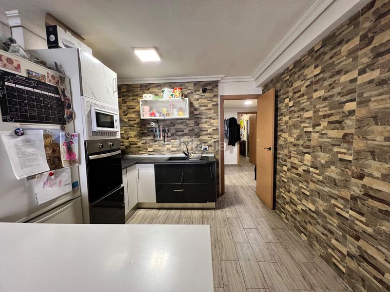 Foto 73351281-1a19-4e4f-b6cb-4543947f3d76. Piso  luminoso en Colonia Madrid Benidorm