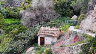Rural plot in Polop. Terreno rústico con aperos y balsa de riego
