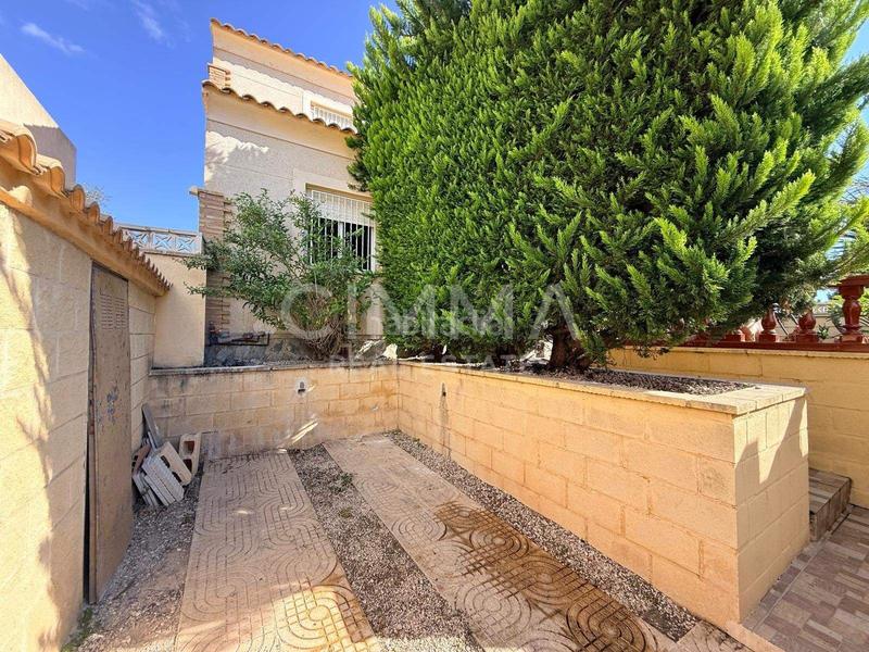 Foto 280b07ff-e17f-4cdf-b3df-dee3ca08ec18. Xalet amb aparcament a Polop