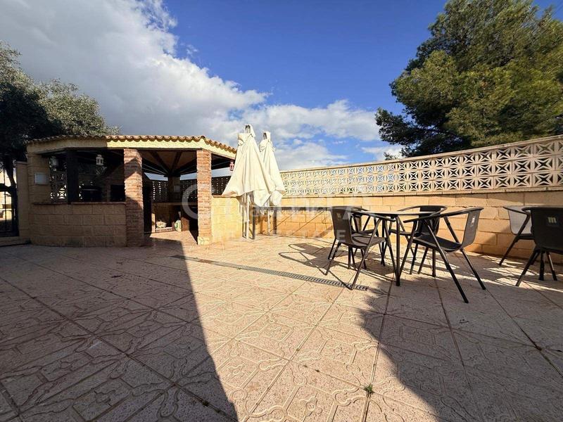 Foto 4558e0aa-747f-4e65-951e-735bb82bc8af. Xalet amb aparcament a Polop