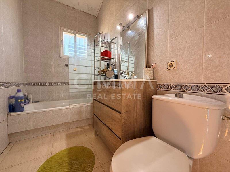 Foto a6c8f587-c857-4e9c-94cd-82fd17395a8e. Xalet amb aparcament a Polop