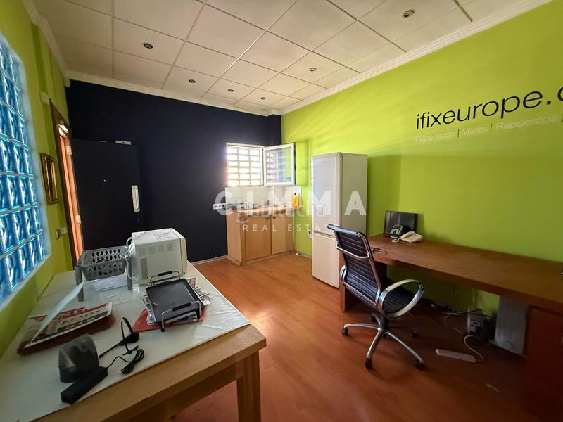 Foto 640c121b-1583-43dd-b44c-db270b5c4abe. Affitto locale commerciale in Coloma Nucia (la)