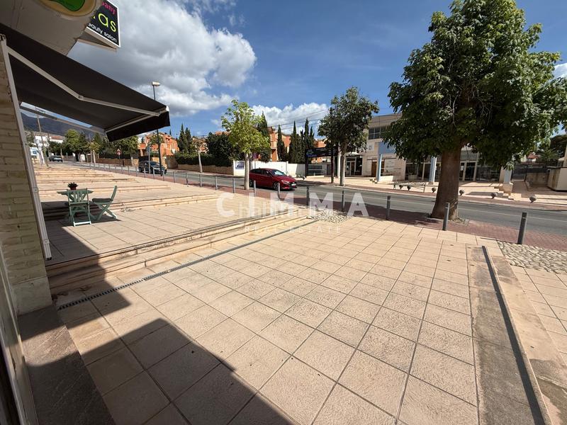 Foto 345f00bf-f25b-43f3-84e6-2e164e107879. Alquiler local comercial amplio local comercial en la nucía oportunidad única en Nucia (la)