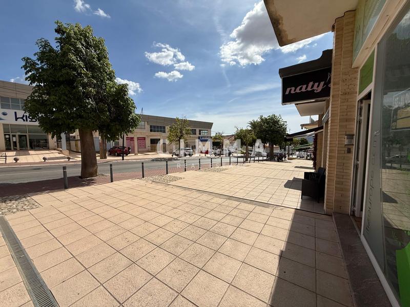 Foto 65c5d7bf-95b8-413d-9328-59b15afa0743. Alquiler local comercial amplio local comercial en la nucía oportunidad única en Nucia (la)