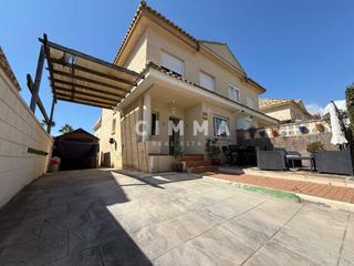 Maison jumelée à Coloma. Encantador adosado en la nucía  ideal para entrar a vivir