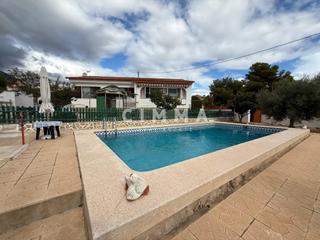 Chalet à Varadero. Chalet en venta en la nucía  amplio y con potencial