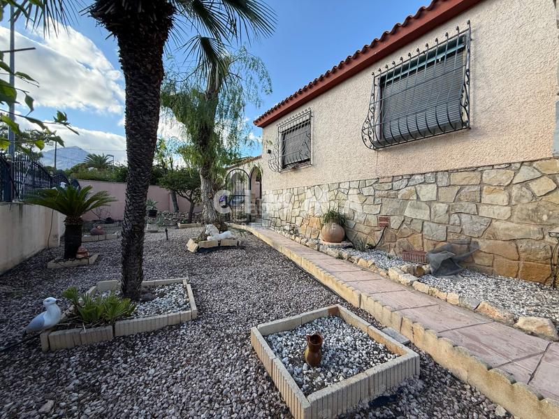 Foto f24aeda1-13d5-4aeb-9bfe-b612e9e31683. Chalet in calle del ruiseñor 28 in La Nucia Pueblo Nucia (la)