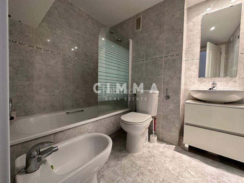 Foto 19527610-a690-44a5-b639-a20466ab6f7f. Àtic amb aparcament piscina a Mirador de la Cala-Benimar Vila Joiosa (la)