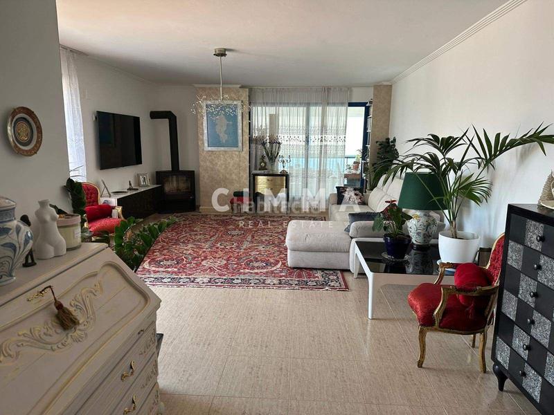 Foto 22c79740-4f14-4aef-91d2-04e268c5e17f. Àtic amb aparcament piscina a Mirador de la Cala-Benimar Vila Joiosa (la)