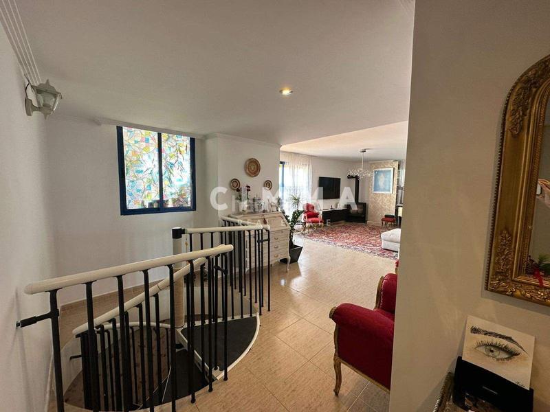 Foto 69e55fb8-0ca9-4fc3-823b-e5fe50ed50c6. Àtic amb aparcament piscina a Mirador de la Cala-Benimar Vila Joiosa (la)