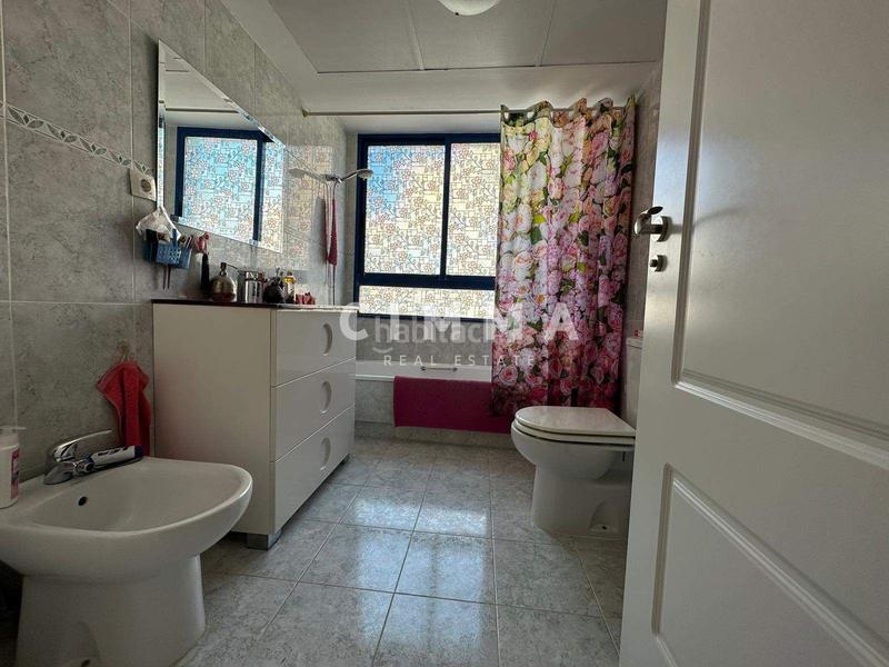 Foto 828eb3fc-224e-49b5-a39c-467b08bb13bb. Àtic amb aparcament piscina a Mirador de la Cala-Benimar Vila Joiosa (la)