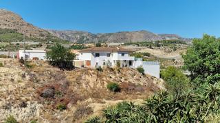 Haus in Callosa d´en Sarrià. Casa independiente en callosa
