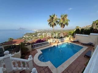 Xalet  Calle europa-a.h.. Exclusiva villa de estilo mediterráneo con vistas panorámicas al