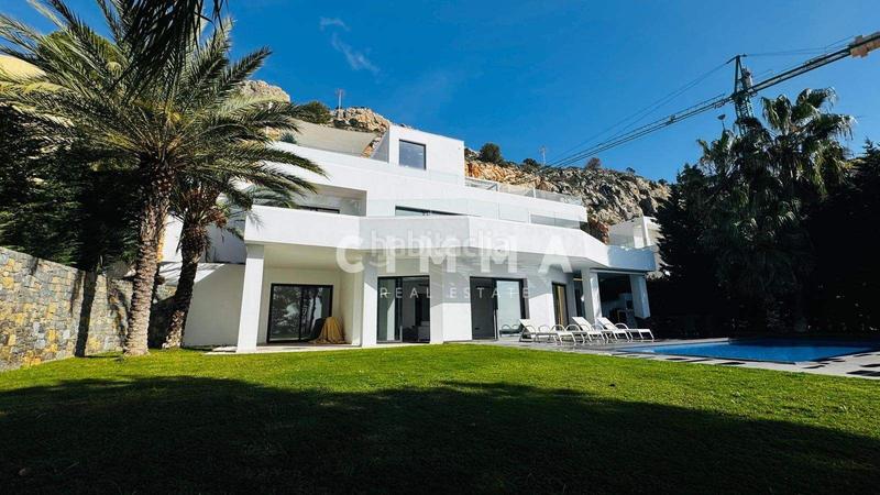 Foto ca08e9dc-4906-4385-a7ef-2f679bc81564. Chalet con parcheggio in Altea hills Altea