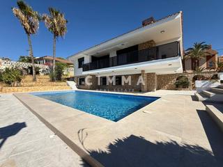 Chalet in Montebello - Nou Espai. Villa de lujo completamente renovada con vistas panorámicas al m