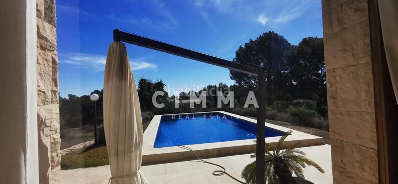 Foto 979e6259-6f1b-4830-be15-2c25998d254a. Chalet with heating parking pool in Coloma Nucia (la)