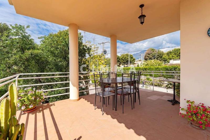 Foto 0b3f8f3f-6cc3-44b1-aabd-29cd134cae42. Chalet avec parking dans Varadero Nucia (la)