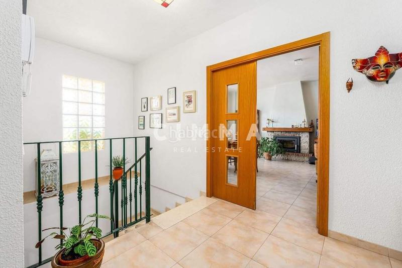 Foto 79b60fec-8068-4b8d-8af6-b80c7af366ed. Chalet avec parking dans Varadero Nucia (la)