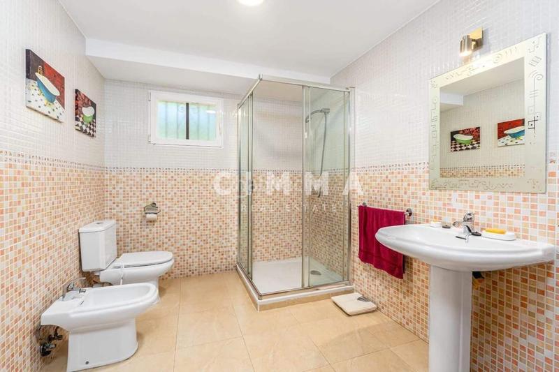 Foto 79eab227-0844-41ce-bee0-1665c4983d21. Chalet avec parking dans Varadero Nucia (la)