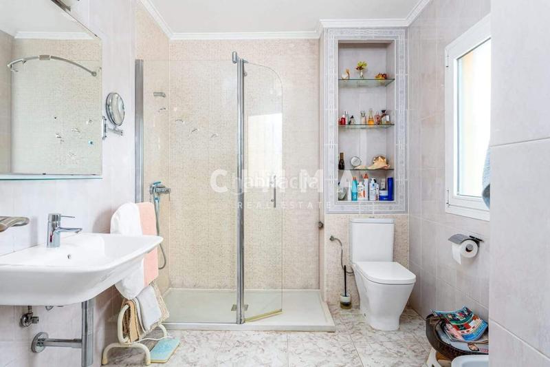 Foto 7b76d81a-9c32-4ec4-96ad-76c671e63d58. Chalet avec parking dans Varadero Nucia (la)