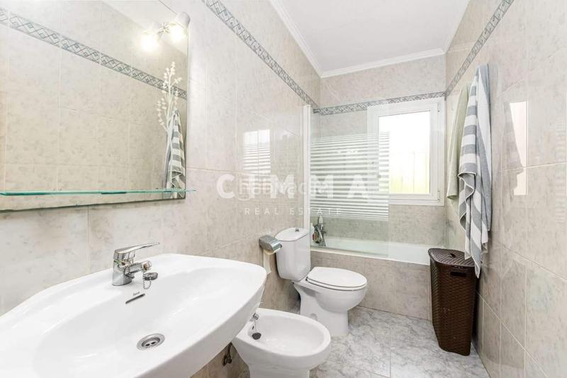 Foto 84f925d5-ccc0-4048-86d5-d3f0b10c51b8. Chalet avec parking dans Varadero Nucia (la)