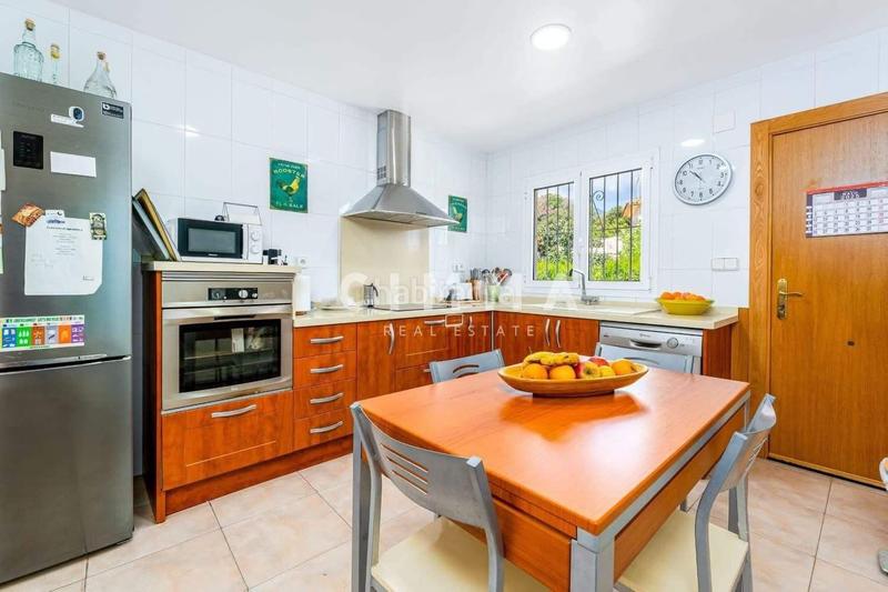 Foto fbb6cab8-2405-4694-b31d-bf393dfea234. Chalet avec parking dans Varadero Nucia (la)