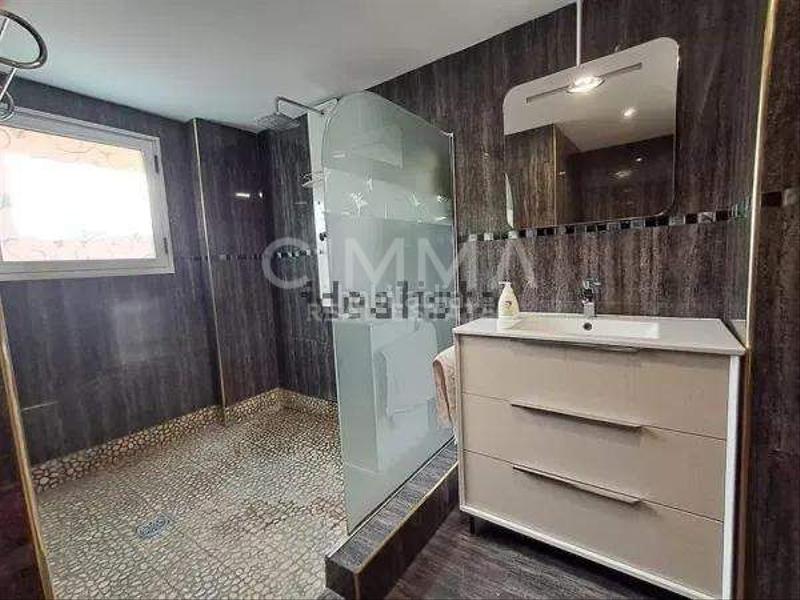 Foto 5a221043-7450-455b-b34a-7dc06e686977. Chalet con parcheggio in Montebello - Nou Espai Nucia (la)