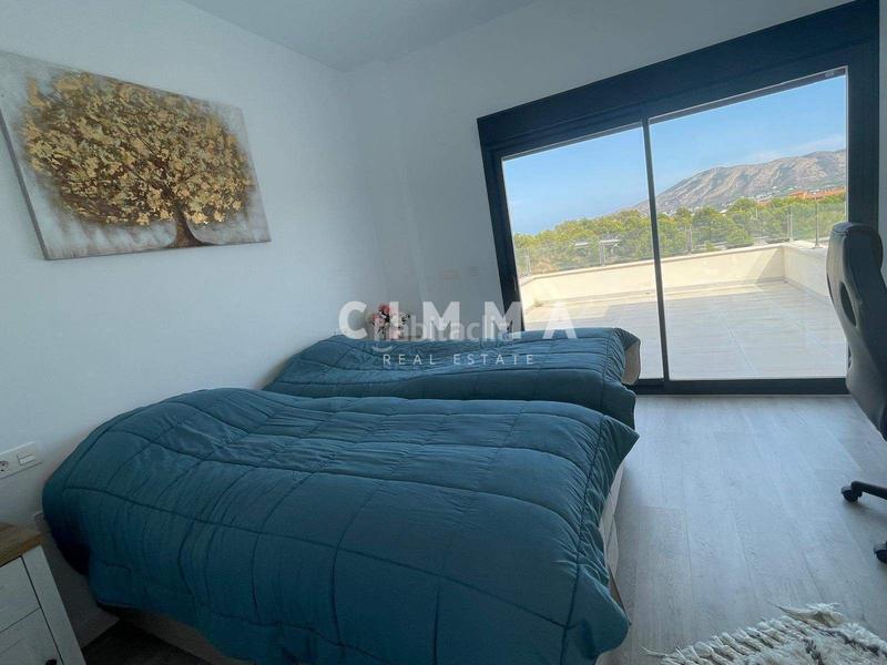 Foto 243a4efe-0ec8-4571-b46d-d25e1a4be6f8. Alquiler chalet exquisita villa nueva en alfaz del pi en Alfàs del Pi (l´)