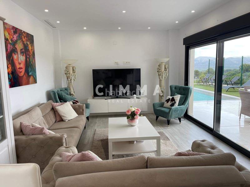 Foto 83d1457b-fbf5-4cc7-a6d6-22ee718e15a8. Lloguer xalet amb aparcament a Escandinavia-Cautivador Alfàs del Pi (l´)