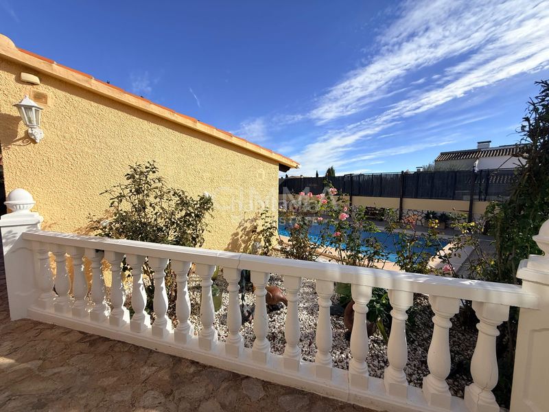 Foto 0dc4bbbf-d822-4373-a5fd-162eb82e8b9a. Xalet amb aparcament piscina a Coloma Nucia (la)