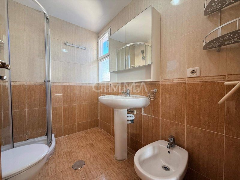 Foto eead8abf-b8ef-4076-b885-de0a593cdfcb. Apartament amb aparcament piscina a Juzgados - Plaza de Toros Benidorm