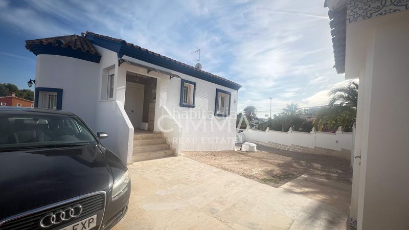 Foto e44dba8b-5773-4565-8c2c-3206f1eacfb8. Chalet  independiente con barbacoa en Coloma Nucia (la)