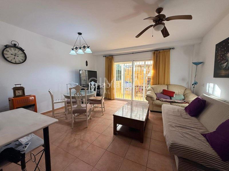 Foto 378c597a-4c5a-46a6-9b4b-a38543bea8c5. Reihenhaus mit parking in Montebello - Nou Espai Nucia (la)