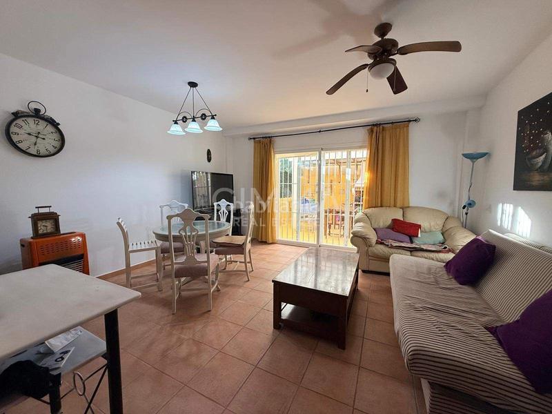 Foto 48eac63d-5548-4275-b235-93054dc13d6c. Reihenhaus mit parking in Montebello - Nou Espai Nucia (la)