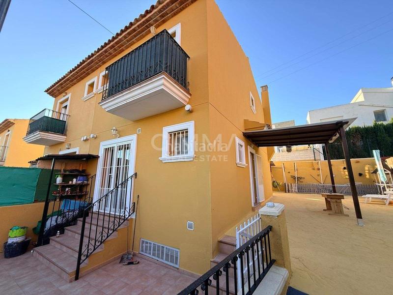 Foto 55a0657f-77e0-4888-9093-f0fa6bdd4078. Reihenhaus mit parking in Montebello - Nou Espai Nucia (la)