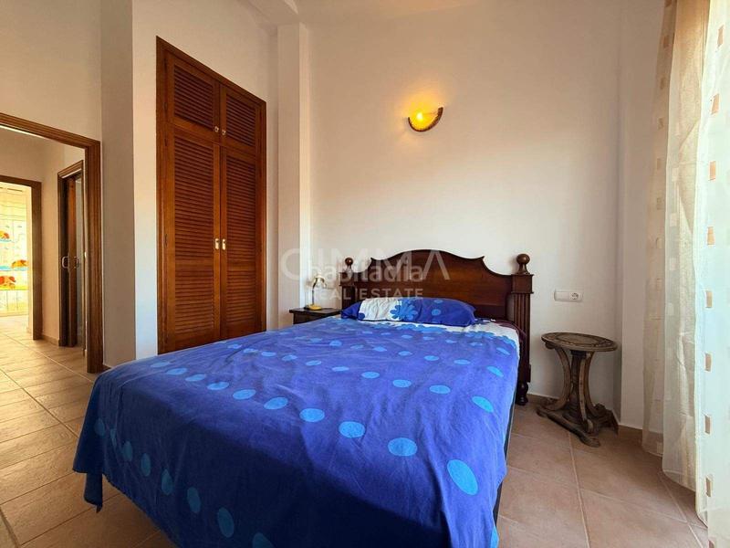 Foto 99252fce-1023-4d6c-bbfb-bc004a8db354. Reihenhaus mit parking in Montebello - Nou Espai Nucia (la)