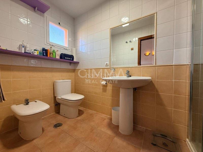 Foto aa879aff-4eda-4903-ba06-9457e99c9e75. Reihenhaus mit parking in Montebello - Nou Espai Nucia (la)