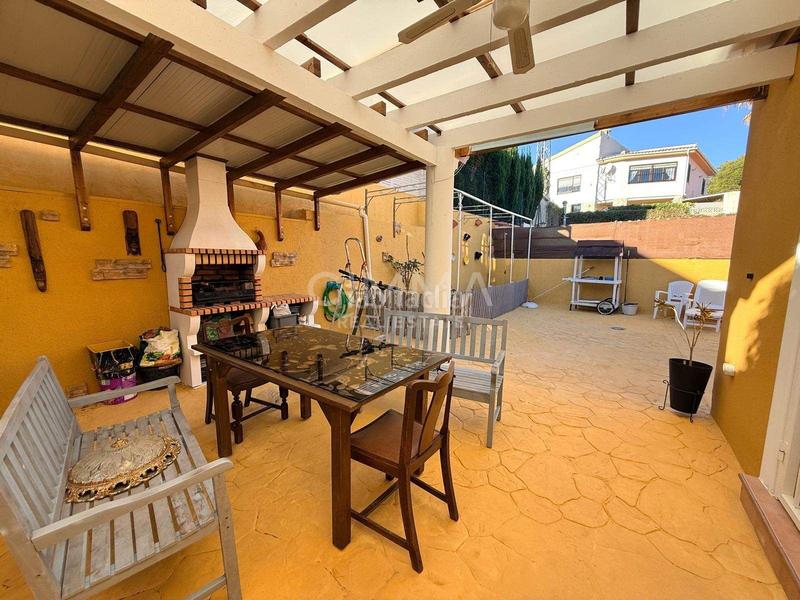 Foto afa91bd2-f832-4272-8aa4-9849236815e6. Reihenhaus mit parking in Montebello - Nou Espai Nucia (la)