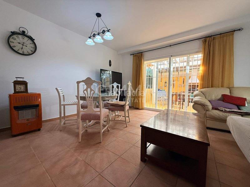 Foto ff6fa26a-7d9c-4d06-b71d-0893a4175110. Reihenhaus mit parking in Montebello - Nou Espai Nucia (la)