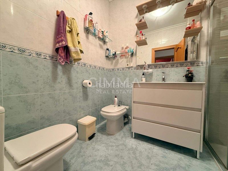 Foto c434d2c2-9aa9-4bb3-b431-9e1ee0835ca0. Xalet amb calefacció aparcament piscina a Coloma Nucia (la)