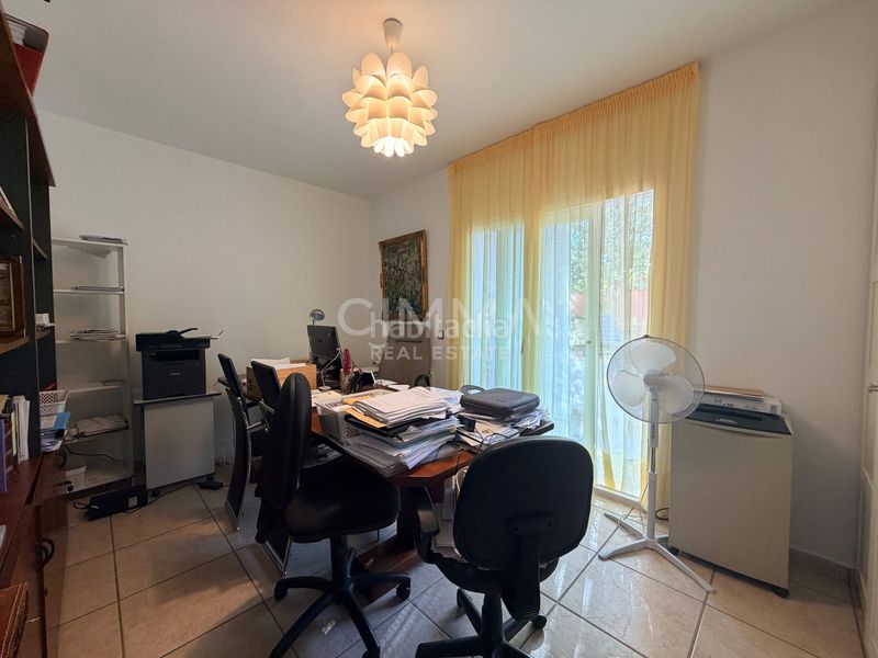 Foto f1bc4356-f932-43b3-b1de-16c9aa2e1c07. Xalet amb aparcament a Coloma Nucia (la)