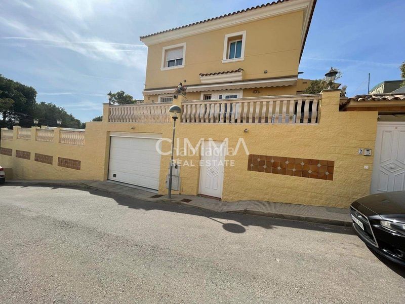 Foto 80095162-b89c-4f21-bab5-bdcd1bed6247. Xalet amb aparcament piscina a Barranco Hondo Nucia (la)