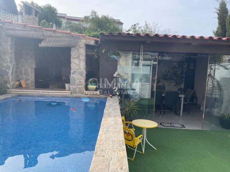 Foto 5291c6fa-34db-46bb-b305-1da5155199d8. Casa amb calefacció aparcament piscina a Varadero Nucia (la)
