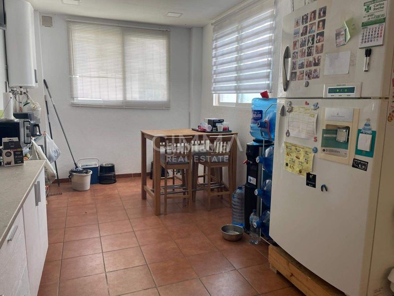 Foto 233f736f-4602-474e-aa5e-1e8e0d9282f7. Casa aparellada amb aparcament a Coloma Nucia (la)