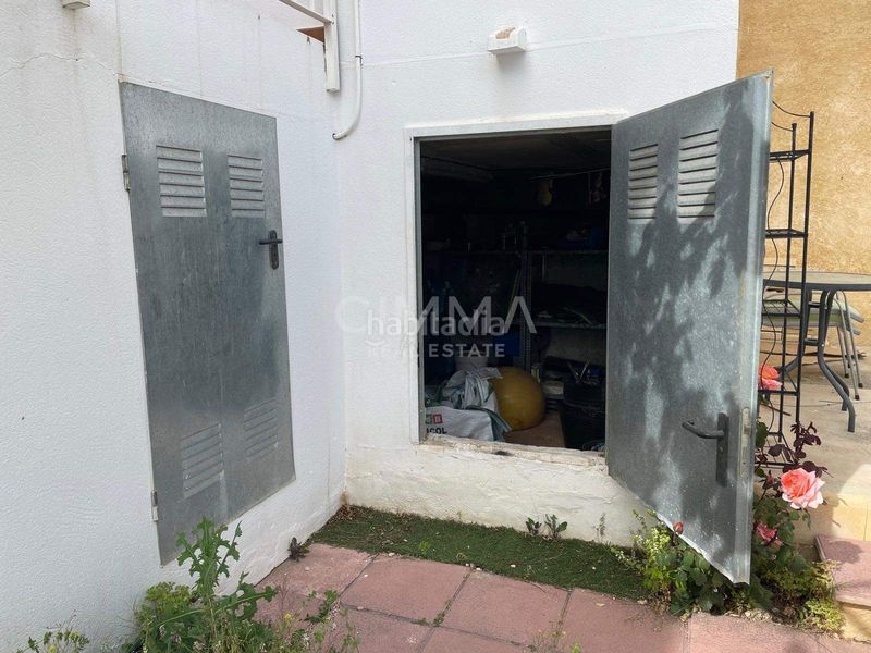 Foto 264c7285-7b08-41e9-8ea8-569387355fda. Casa aparellada amb aparcament a Coloma Nucia (la)