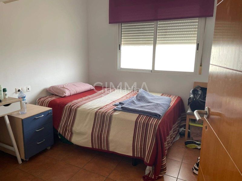 Foto 42595425-8e07-4d0c-b1e9-91dbd7b5393c. Casa aparellada amb aparcament a Coloma Nucia (la)